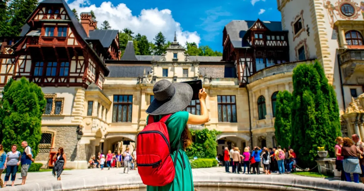 Jakie odbitki online warto zamówić? Przewodnik po formatach, papierze i okazjach